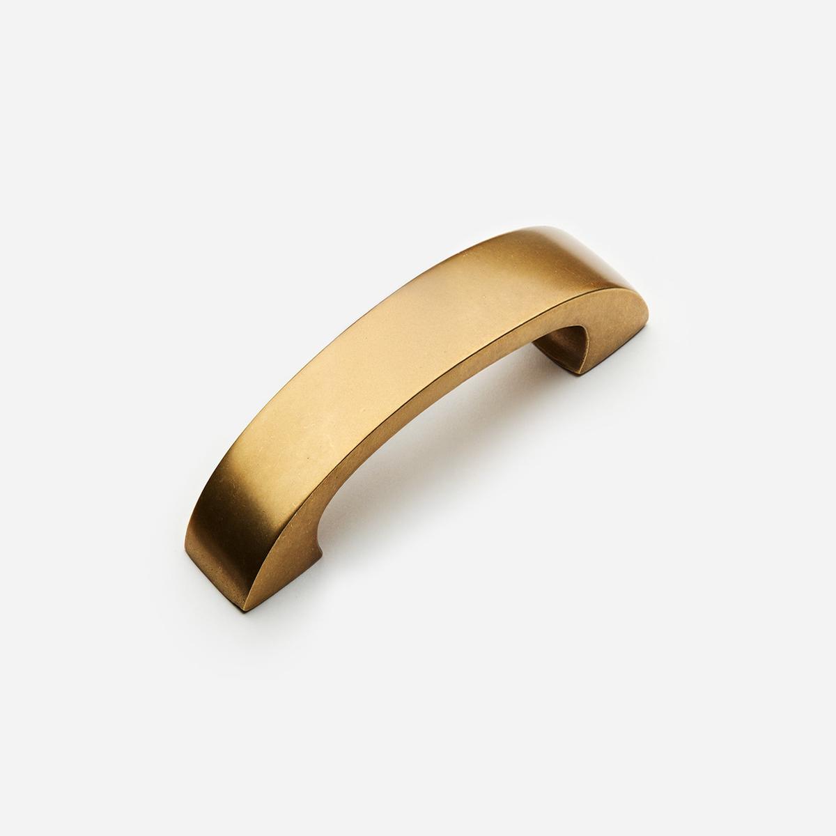 Aldo Pull - 4" | Aged Brass (Lacquered)