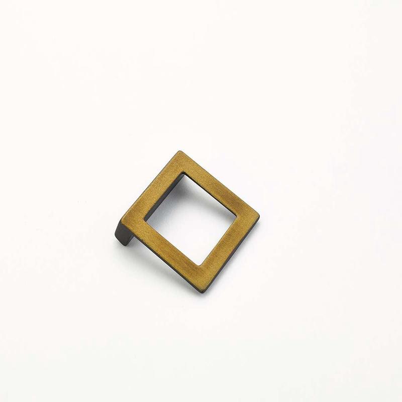 Schaub Pull, Angled Square, Burnished Bronze, 32 mm cc 450-BRBZ