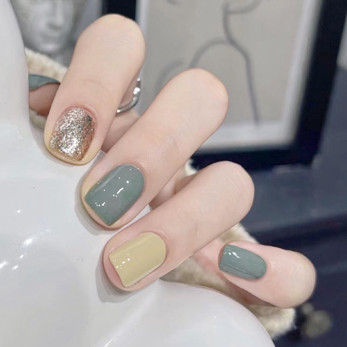Vintage Charm Medium Square Press On Nail Set, Multi-Color Palette with Glitter Accent Nail