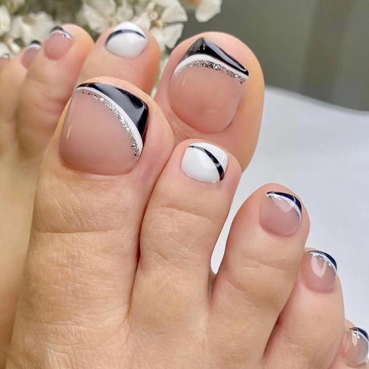A Step Forward Everyday Black Press On Toenails