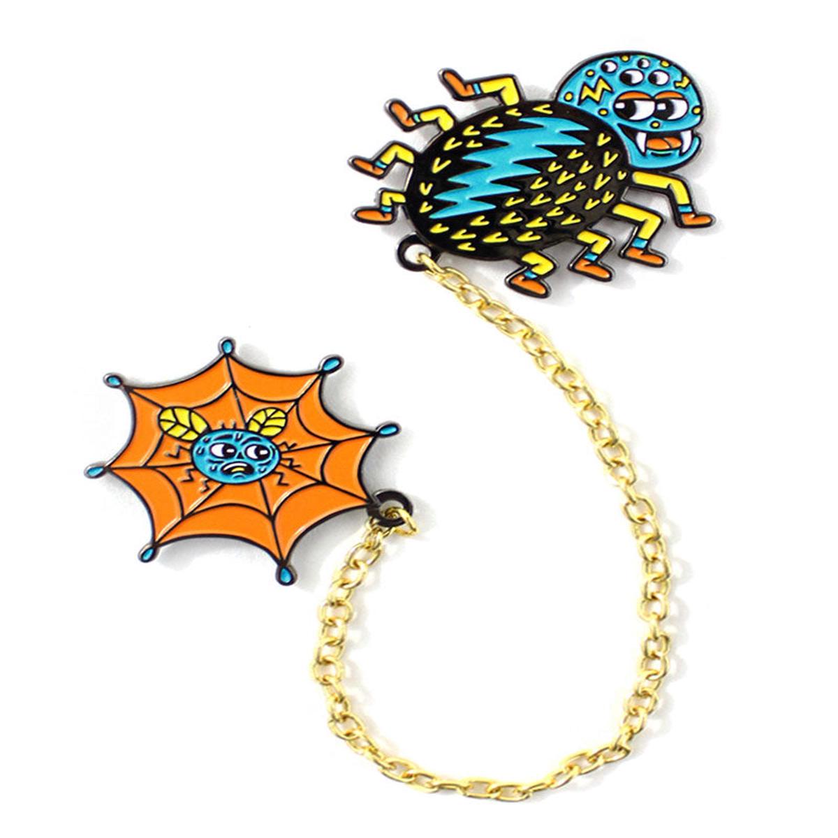 Old Web Ass Chained Collar Pin Set